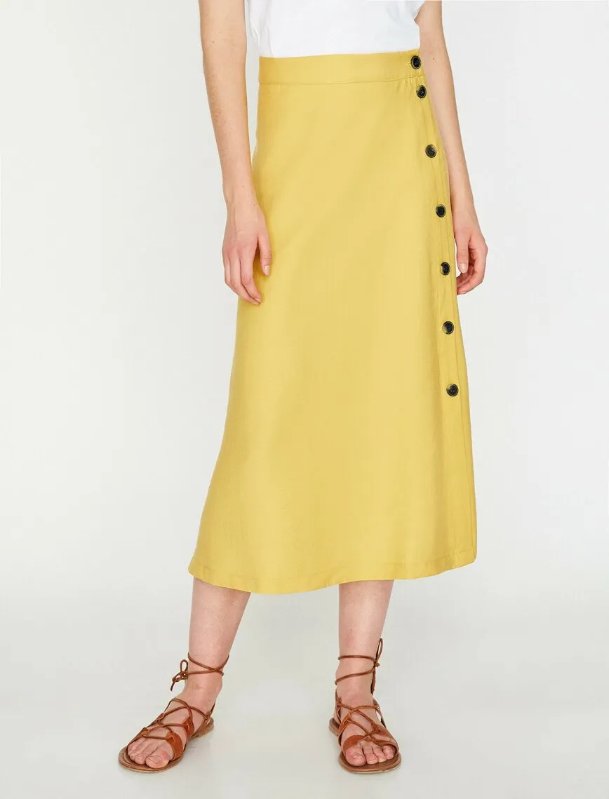 12199 Mustard Button Detailed Midi Skirt