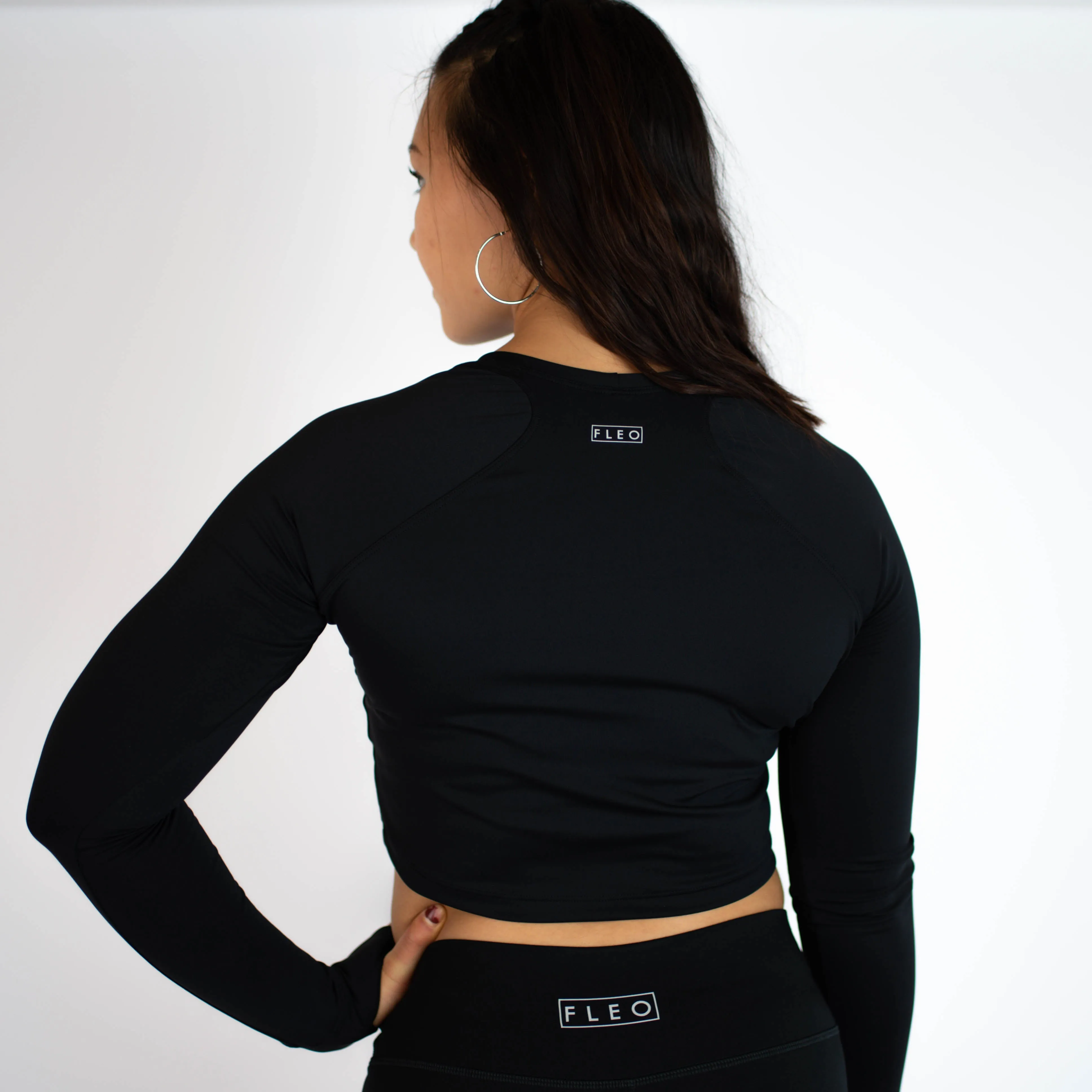 FLEO Foundation Long Sleeve Crop (Janus) - Black