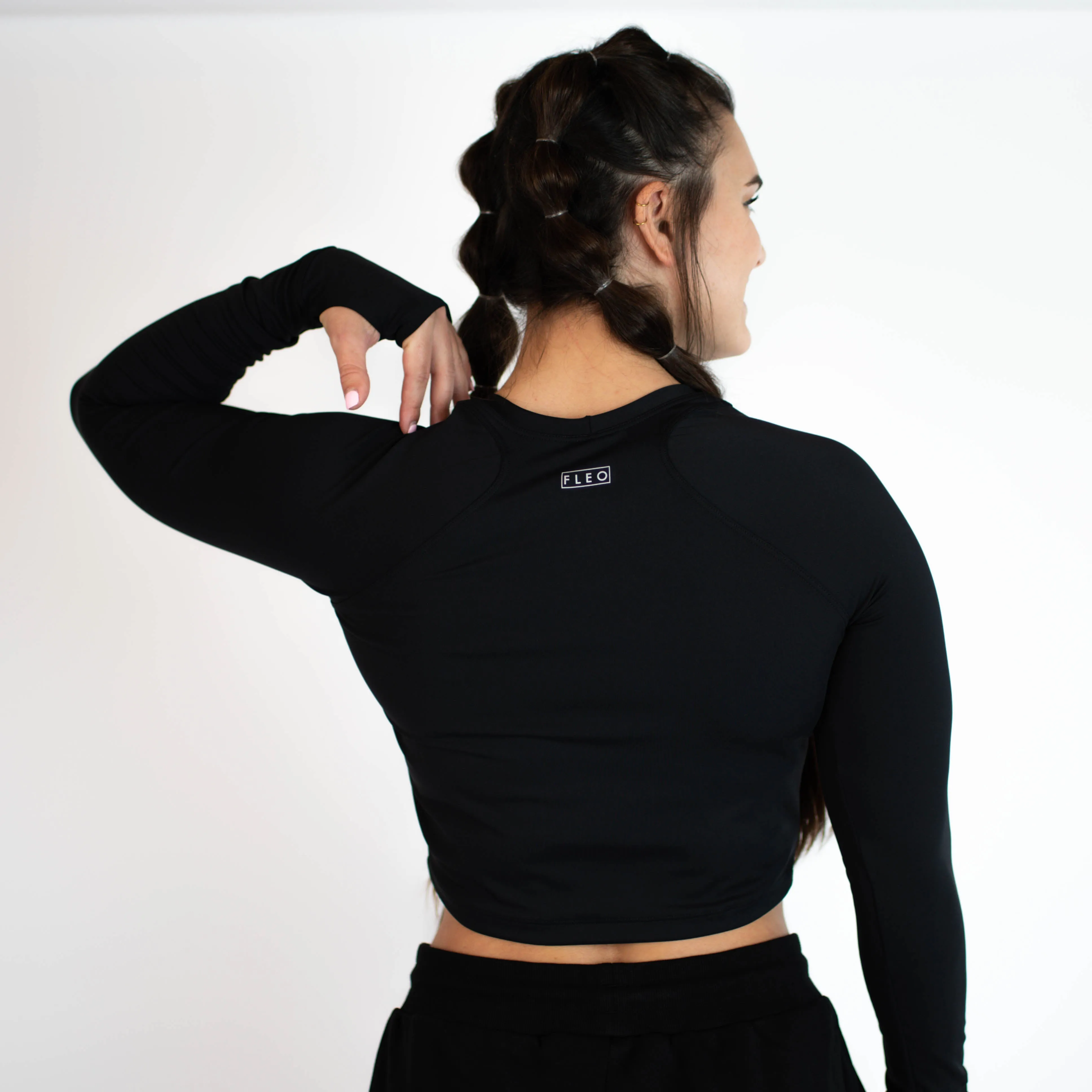 FLEO Foundation Long Sleeve Crop (Janus) - Black