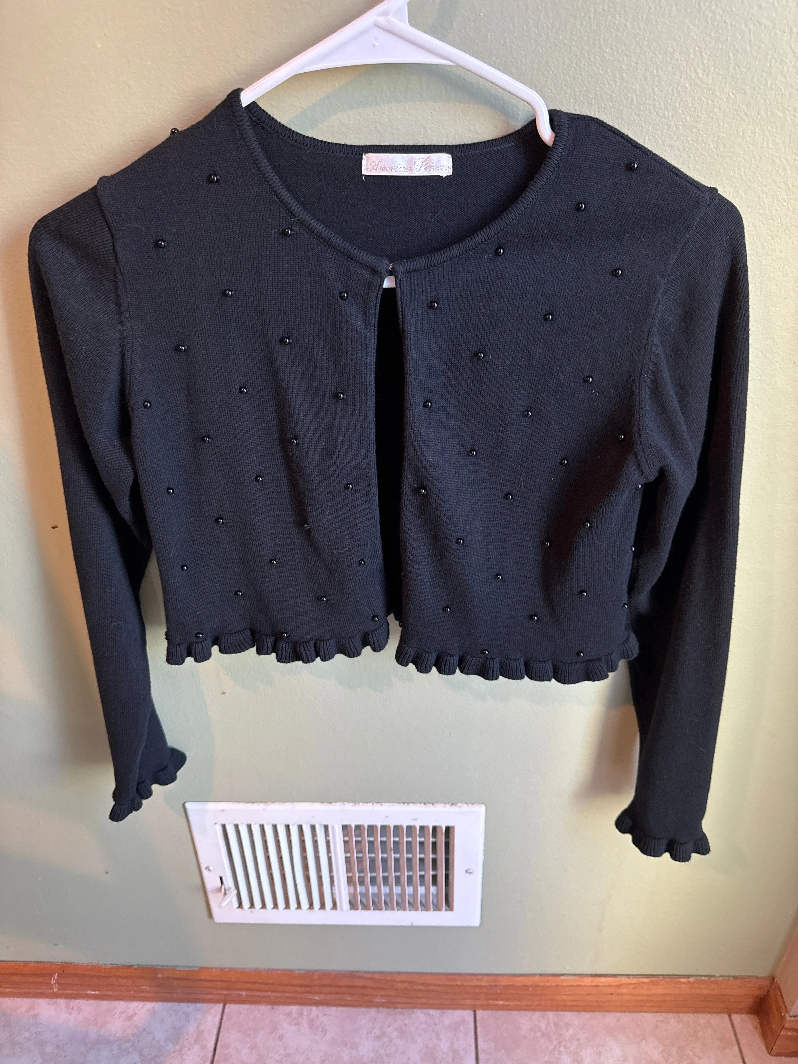 Girls black crop sweater With beads - size Kids Clothes 14 or XL