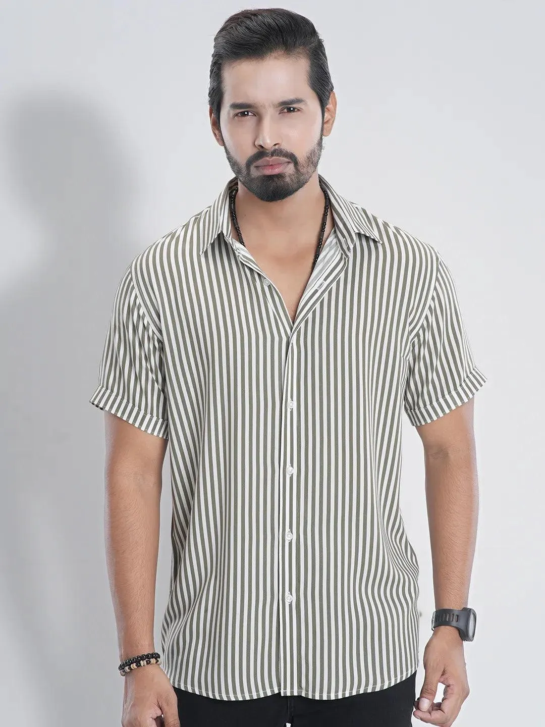 Men's Short Sleeve Casual Shirt in Stripe Crocodle Olive