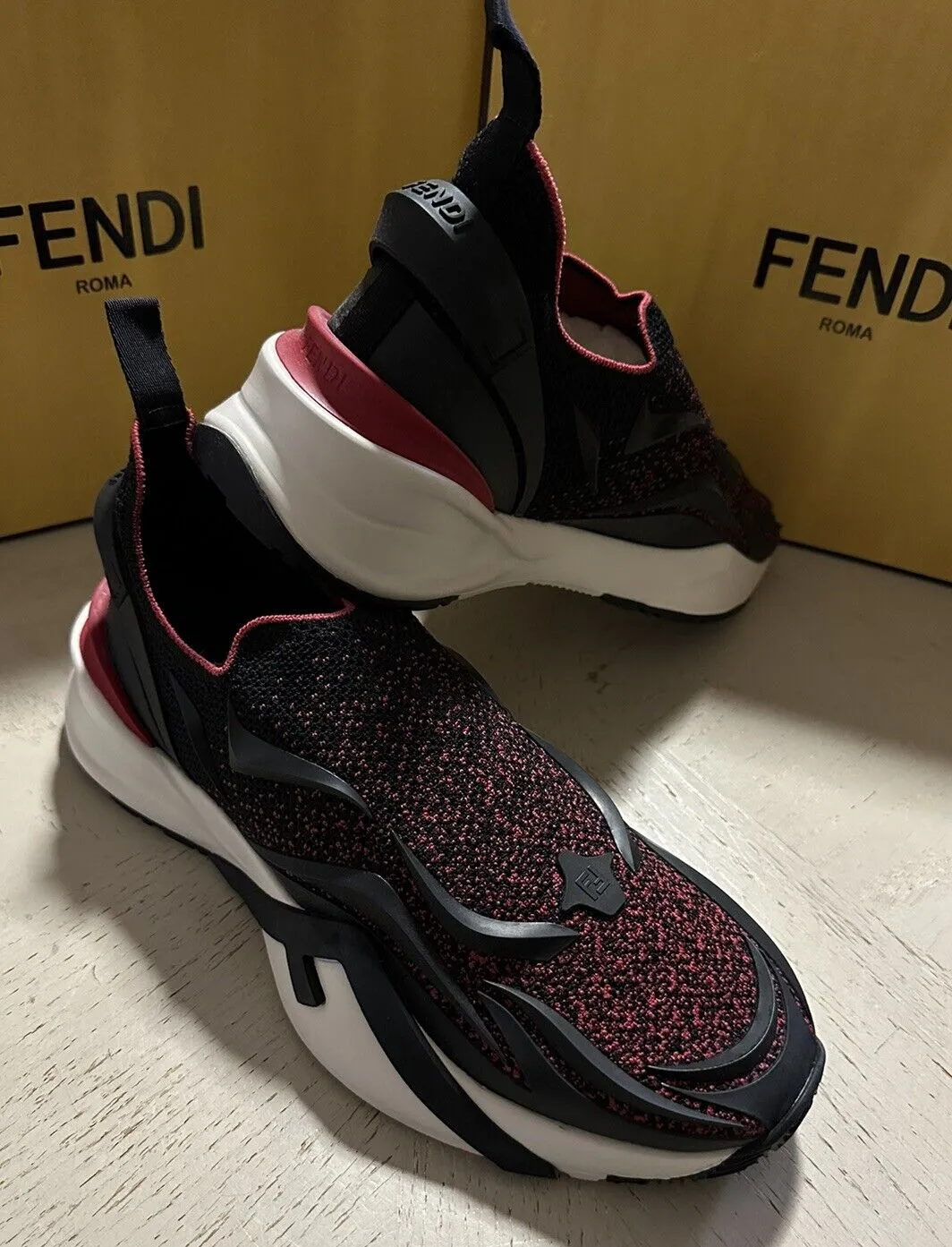 NIB $1050 Fendi Men Flow Knit Low Top Sneakers Rubin/Black 10 US/9 UK