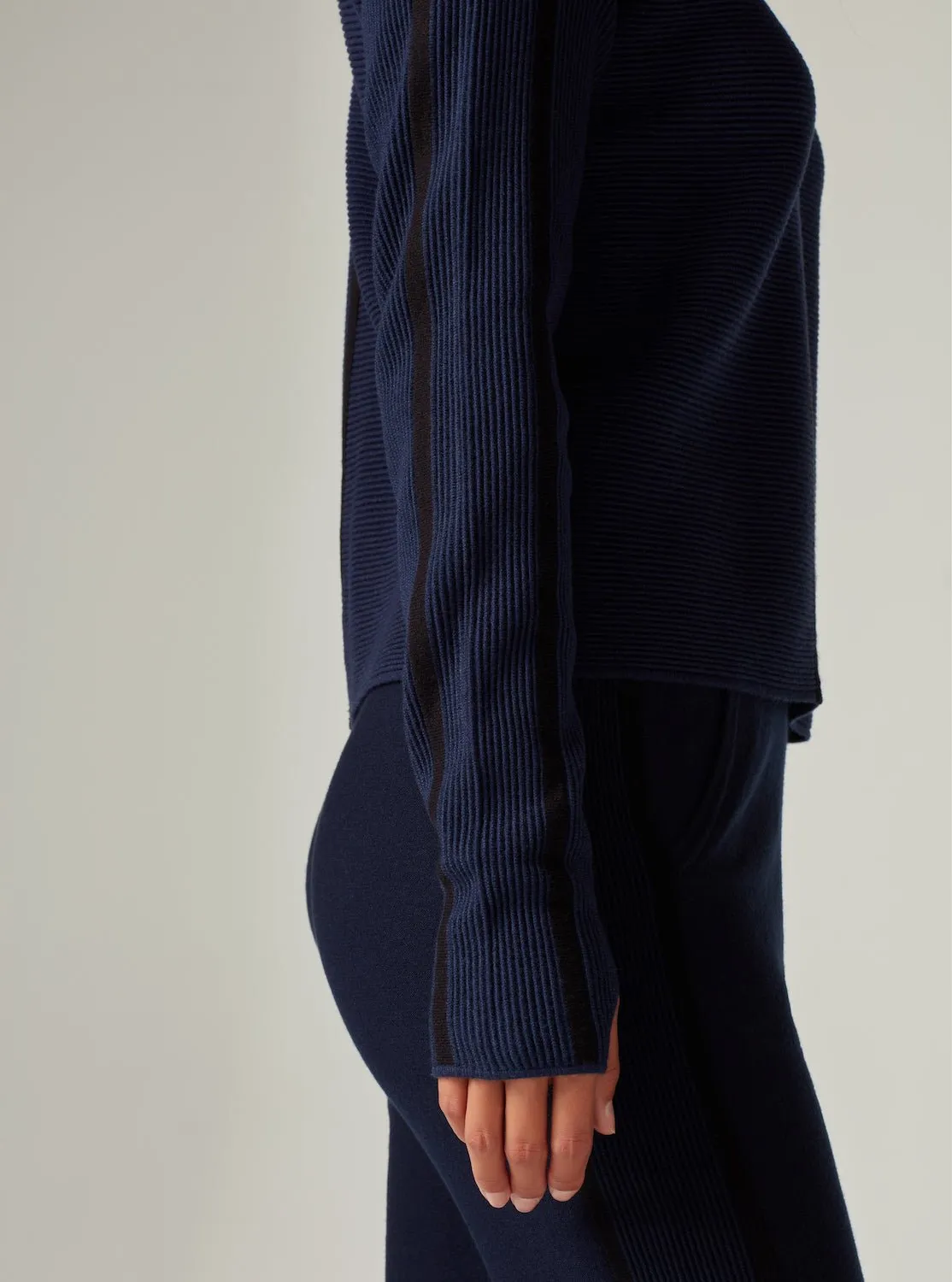 Portola V Neck Sweater - Dress Blues Final sale