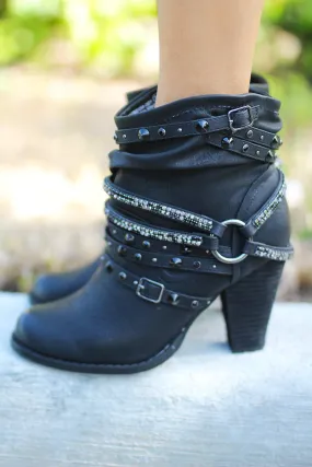 Swazy Black Booties