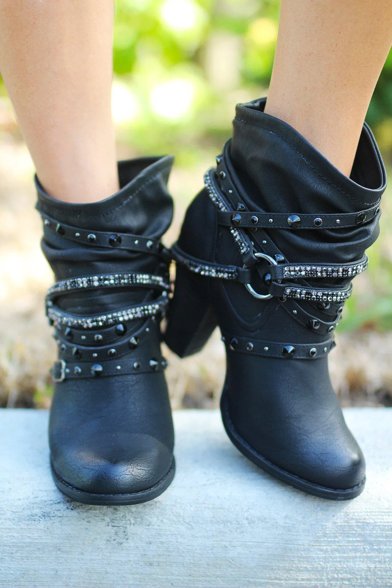 Swazy Black Booties