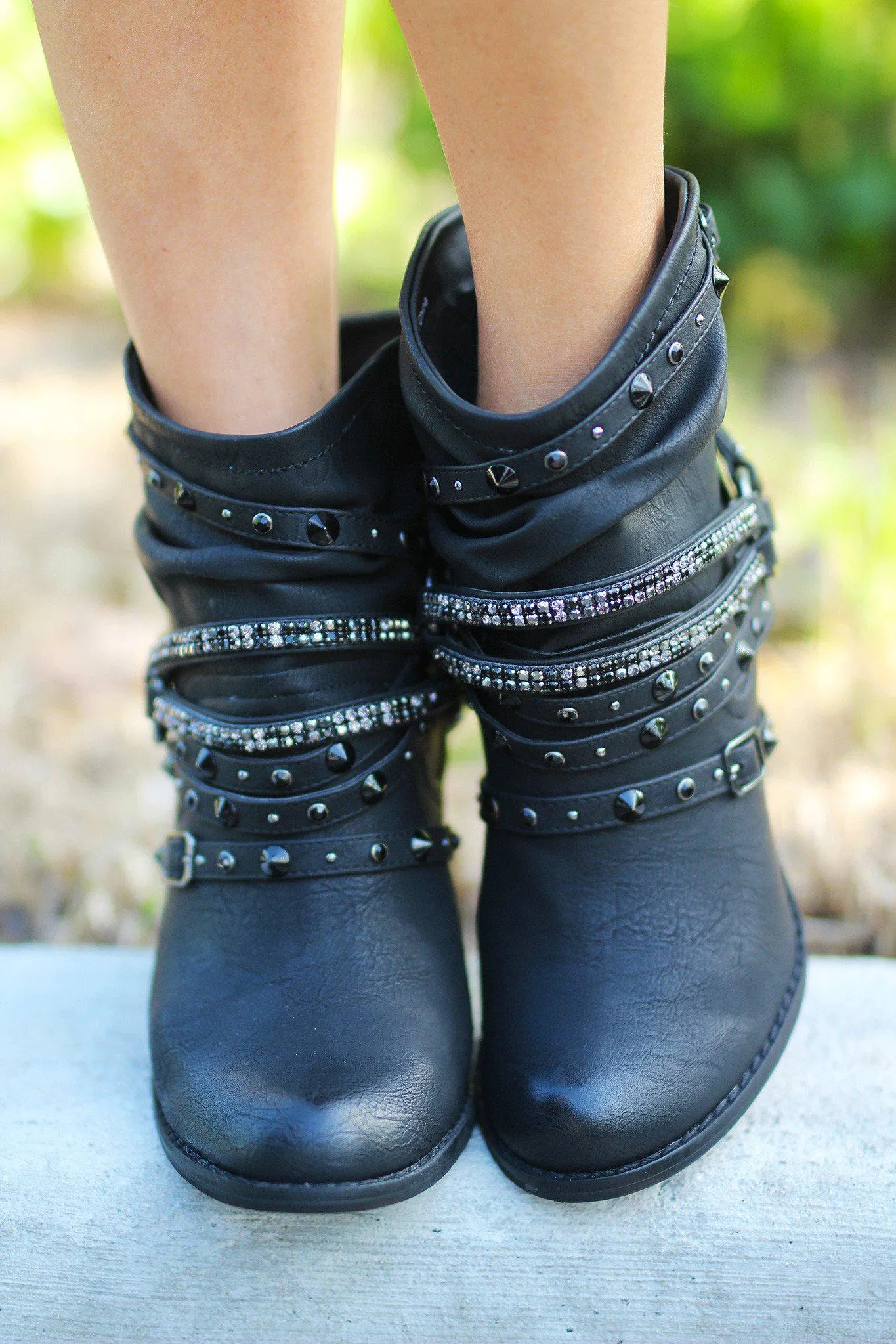 Swazy Black Booties