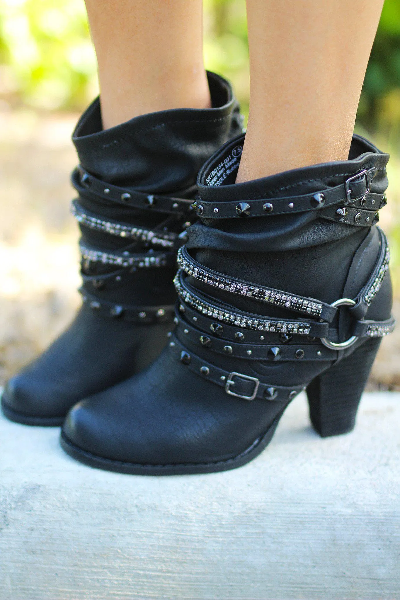 Swazy Black Booties