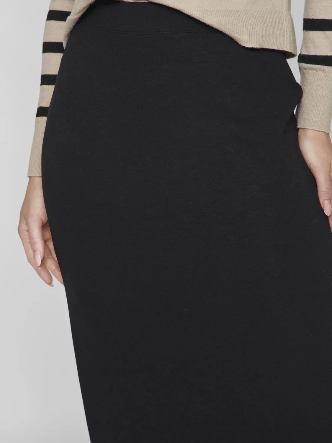 VIREFLECTI Midi Skirt - Black Beauty